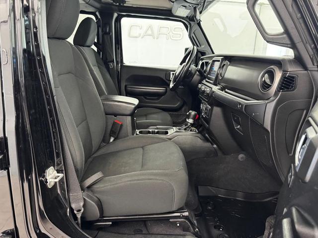 Photo of 2021 Black Clearcoat Jeep Gladiator