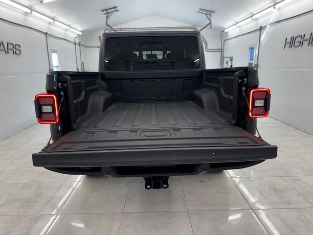 Photo of 2021 Black Clearcoat Jeep Gladiator