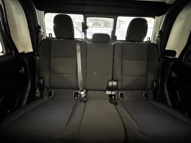Photo of 2021 Black Clearcoat Jeep Gladiator