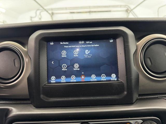 Photo of 2021 Black Clearcoat Jeep Gladiator