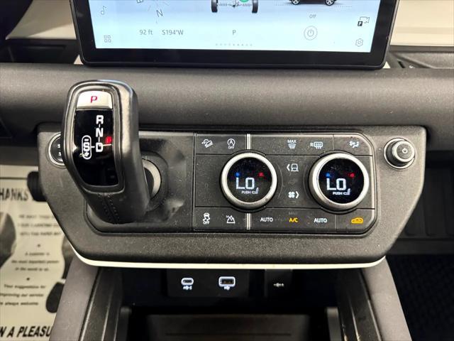 Photo of 2023 White Land Rover Defender