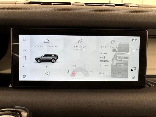 Photo of 2023 White Land Rover Defender