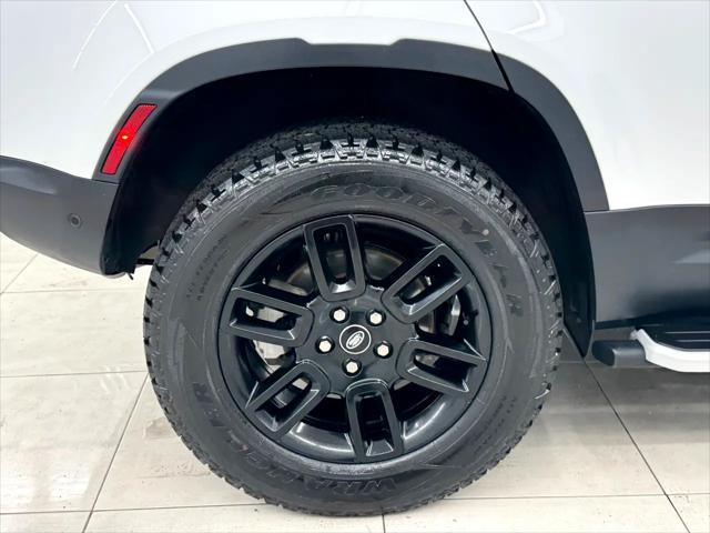Photo of 2023 White Land Rover Defender