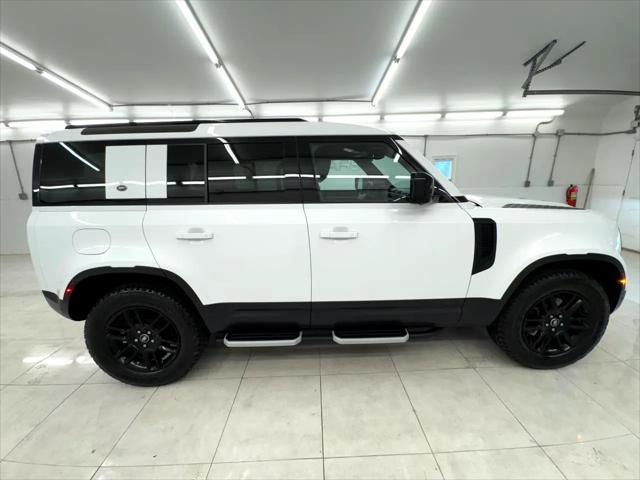 Photo of 2023 White Land Rover Defender