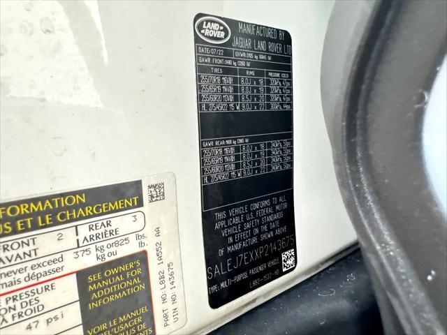Photo of 2023 White Land Rover Defender