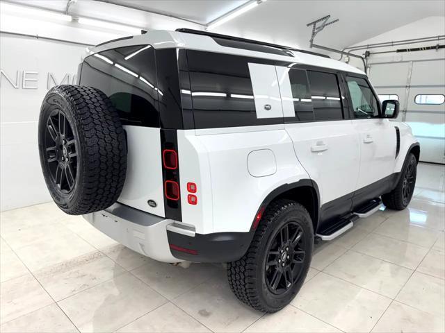Photo of 2023 White Land Rover Defender