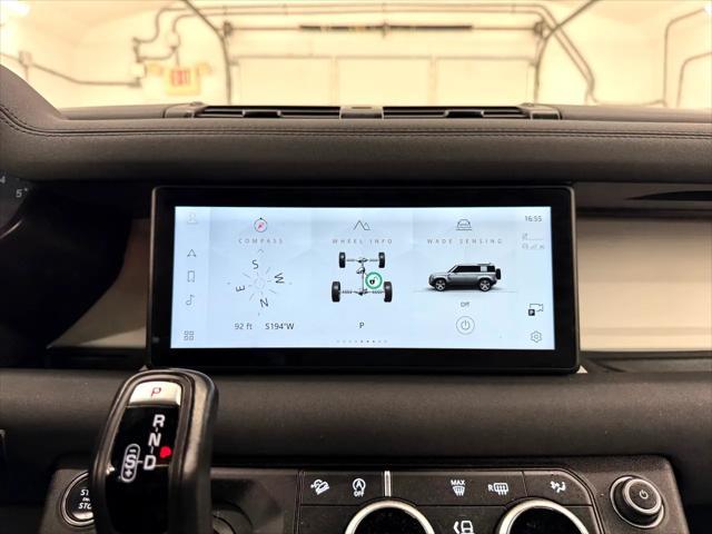 Photo of 2023 White Land Rover Defender