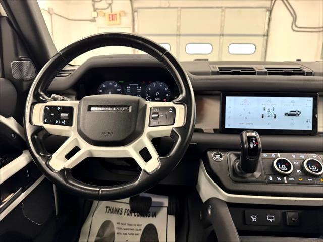 Photo of 2023 White Land Rover Defender