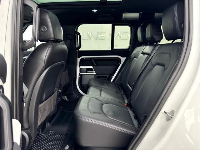 Photo of 2023 White Land Rover Defender