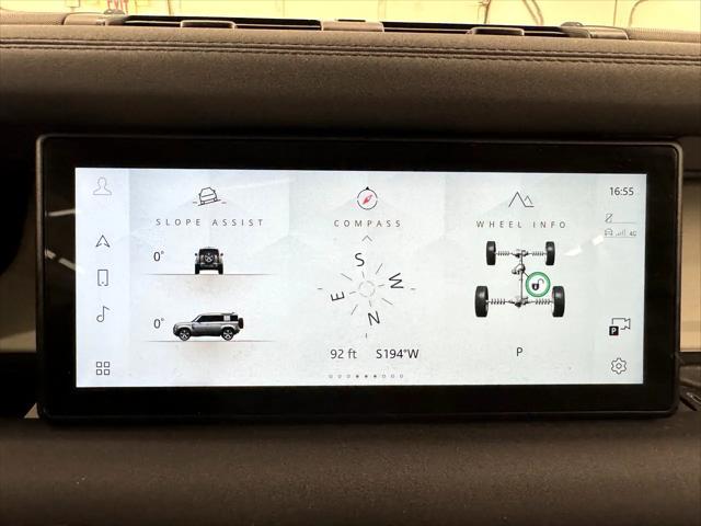 Photo of 2023 White Land Rover Defender