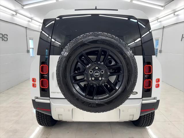 Photo of 2023 White Land Rover Defender