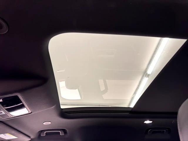 Photo of 2023 White Land Rover Defender