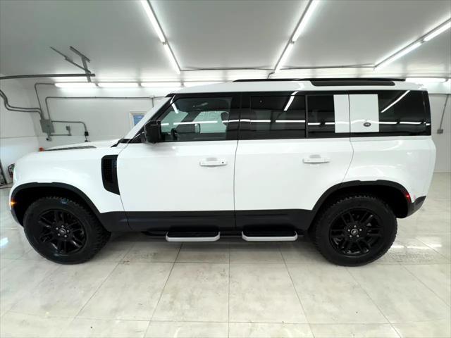 Photo of 2023 White Land Rover Defender