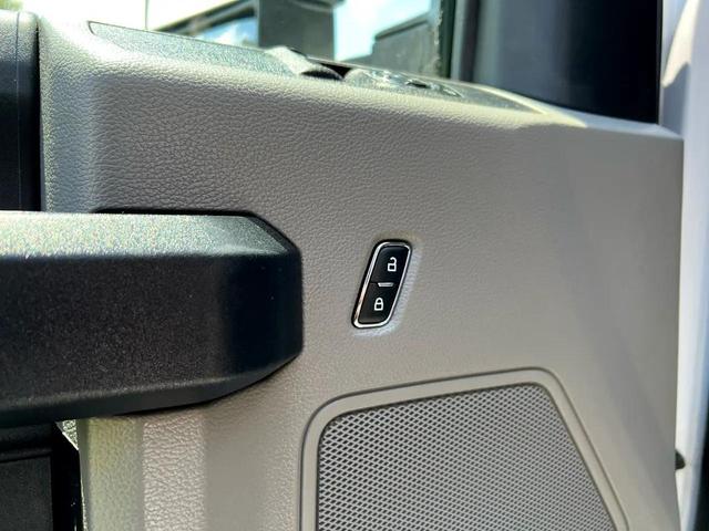 Photo of 2020 Oxford White Ford F-350