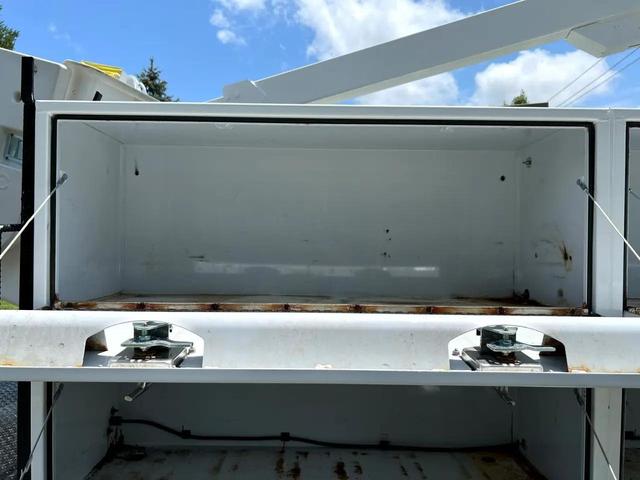 Photo of 2020 Oxford White Ford F-350
