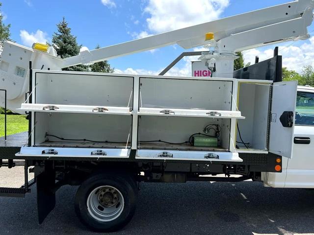 Photo of 2020 Oxford White Ford F-350