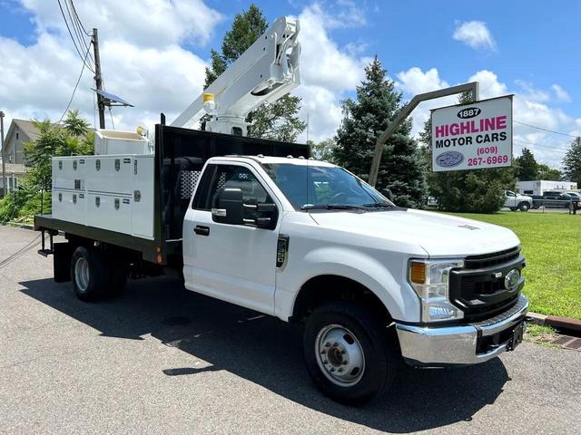 Photo of 2020 Oxford White Ford F-350