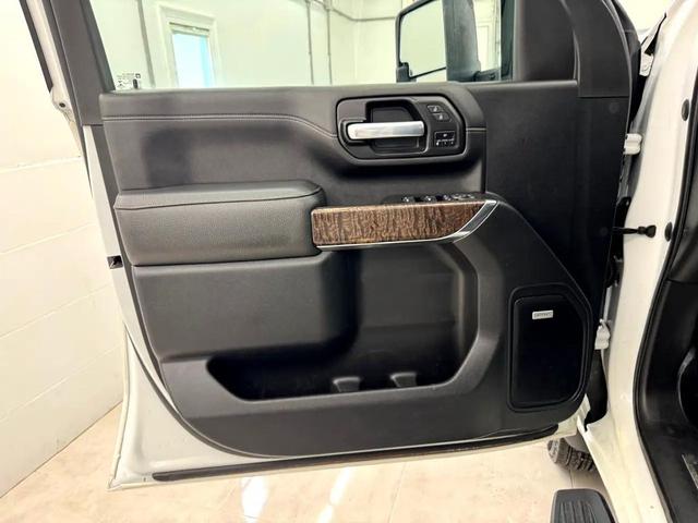 Photo of 2021 White GMC Sierra 3500