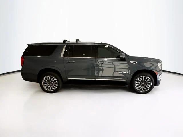 Photo of 2021 Dark Sky Metallic GMC Yukon XL