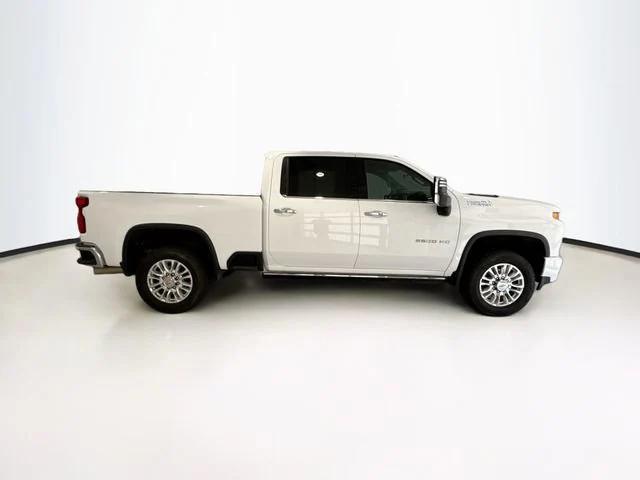 Photo of 2022 Summit White Chevrolet Silverado 2500