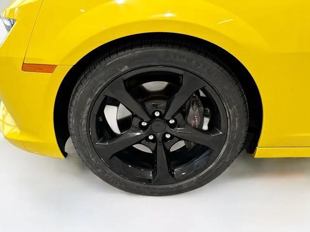 Photo of 2015 Bright Yellow Chevrolet Camaro