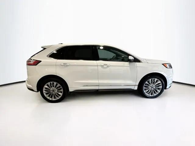 Photo of 2024 Star White Metallic Tri-Coat Ford Edge