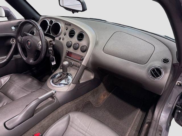Photo of 2008 Sly (Dark Steel Gray Metallic) Pontiac Solstice