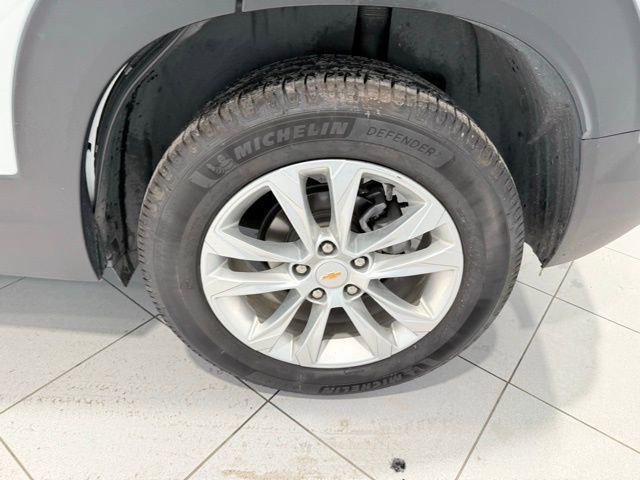 Photo of 2023 Summit White Chevrolet Trailblazer