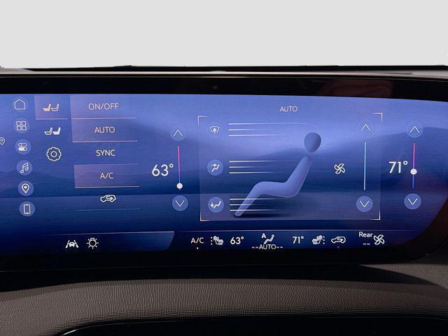 Photo of 2025 Summit White Buick Enclave