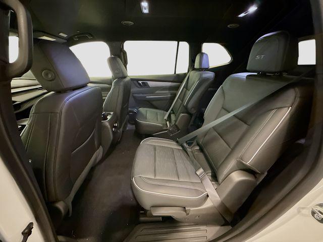 Photo of 2025 Summit White Buick Enclave
