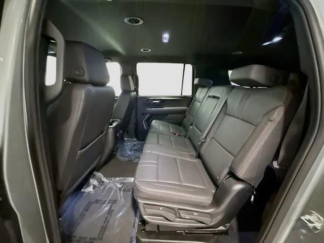 Photo of 2025 Sterling Gray Metallic Chevrolet Suburban