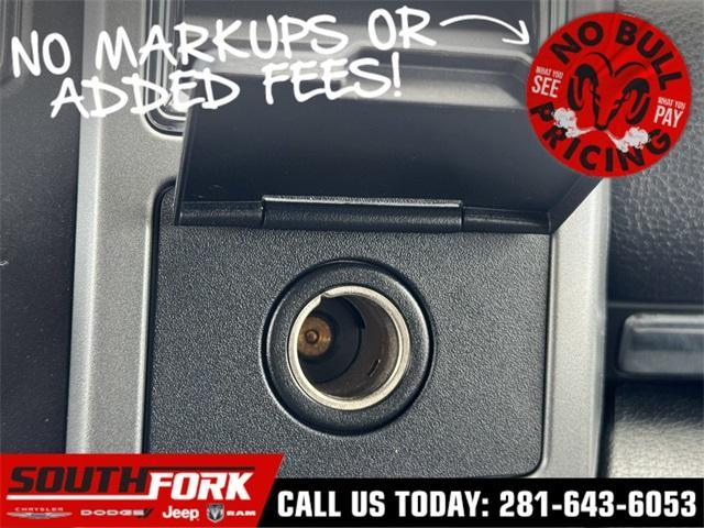 Photo of 2021 Magnetic Metallic Ford Expedition Max