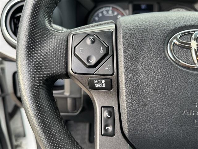 Photo of 2016 White Toyota Tacoma