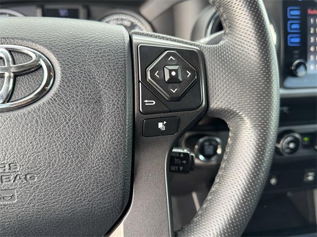 Photo of 2016 White Toyota Tacoma