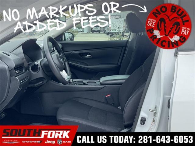 Photo of 2021 Cloud White Nissan Sentra