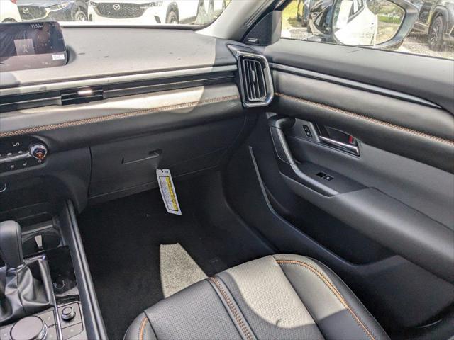 Photo of 2025 wind chill pearl Mazda CX-50