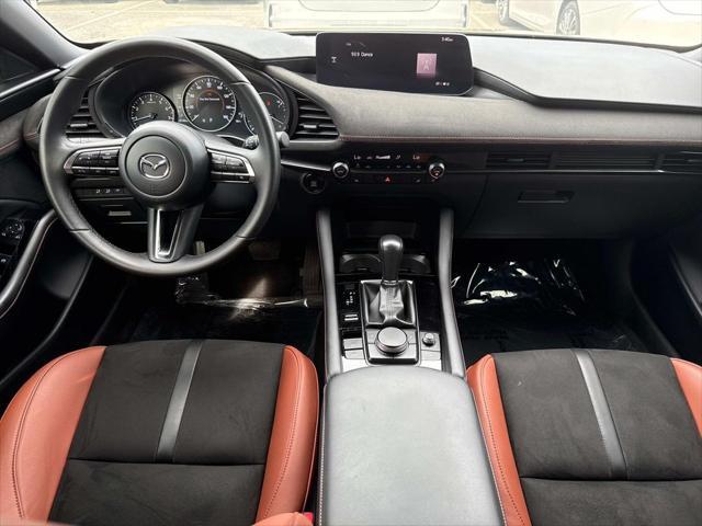 Photo of 2024 Zircon Sand Metallic Mazda Mazda3