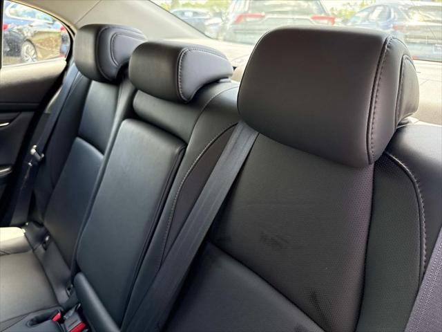 Photo of 2024 Platinum Quartz Metallic Mazda Mazda3