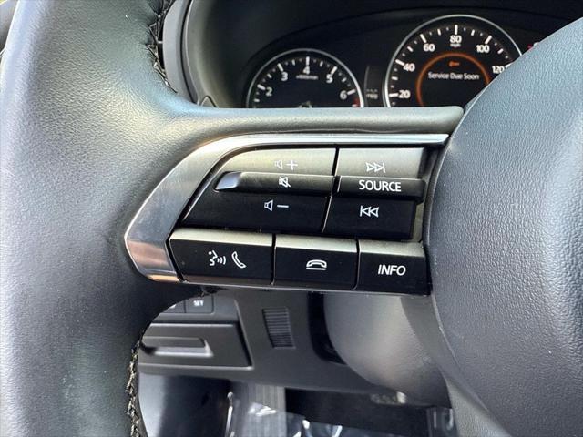 Photo of 2024 Platinum Quartz Metallic Mazda Mazda3