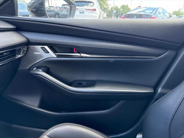 Photo of 2024 Platinum Quartz Metallic Mazda Mazda3