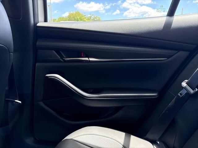 Photo of 2024 Platinum Quartz Metallic Mazda Mazda3