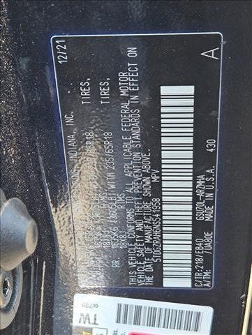 Photo of 2022 Midnight Black Metallic Toyota Highlander