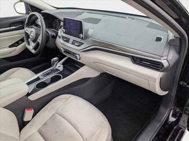 Photo of 2023 Super Black Nissan Altima