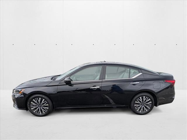 Photo of 2023 Super Black Nissan Altima