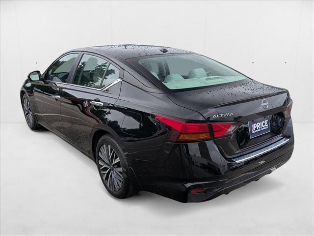 Photo of 2023 Super Black Nissan Altima