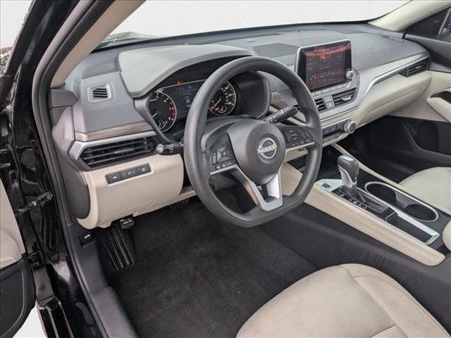 Photo of 2023 Super Black Nissan Altima