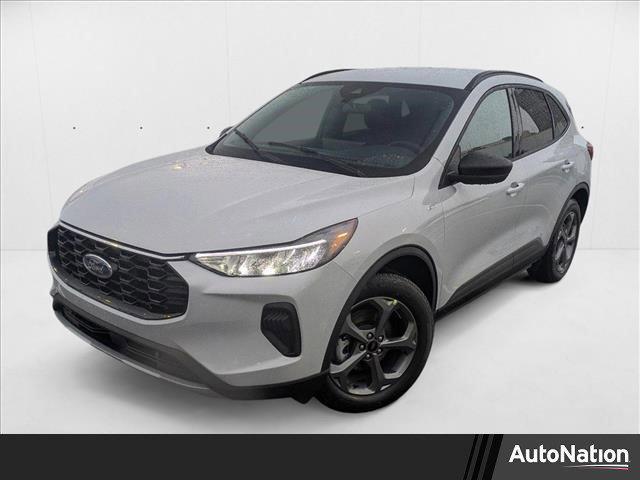 Photo of 2025 Space Silver Metallic Ford Escape