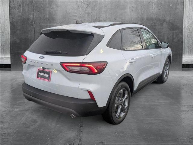 Photo of 2025 Space Silver Metallic Ford Escape