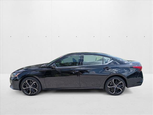 Photo of 2023 Super Black Nissan Altima