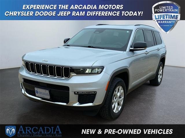 Photo of 2023 Silver Zynith Jeep Grand Cherokee L